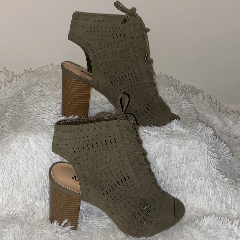 Dark green lace up heel size 7.5 - Picture 3 of 6